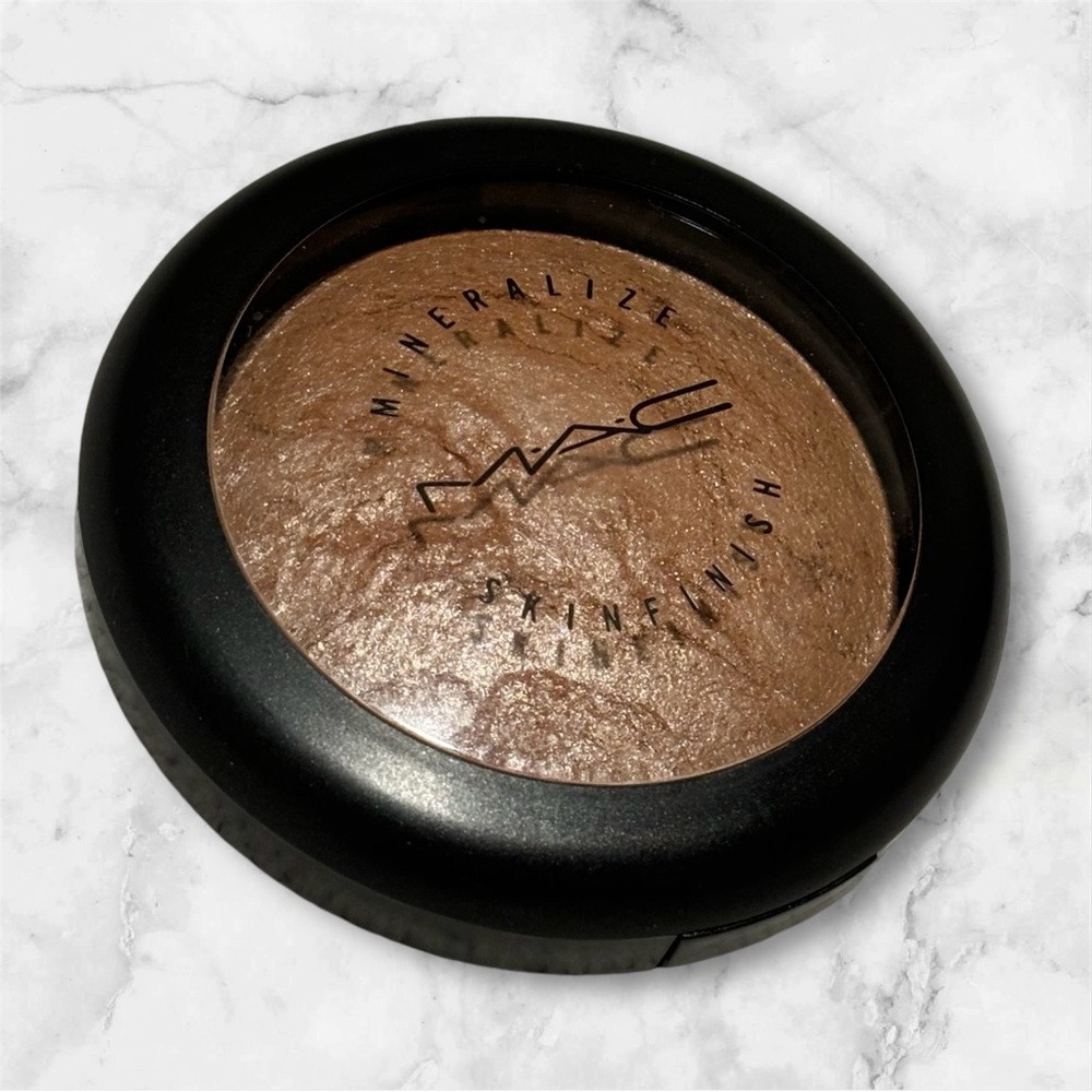 MAC Shimpagne Mineralize Skinfinish